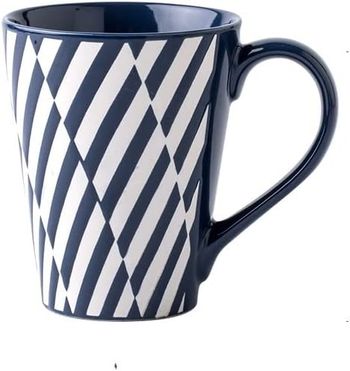 Creative en relief grande tasse à la maison