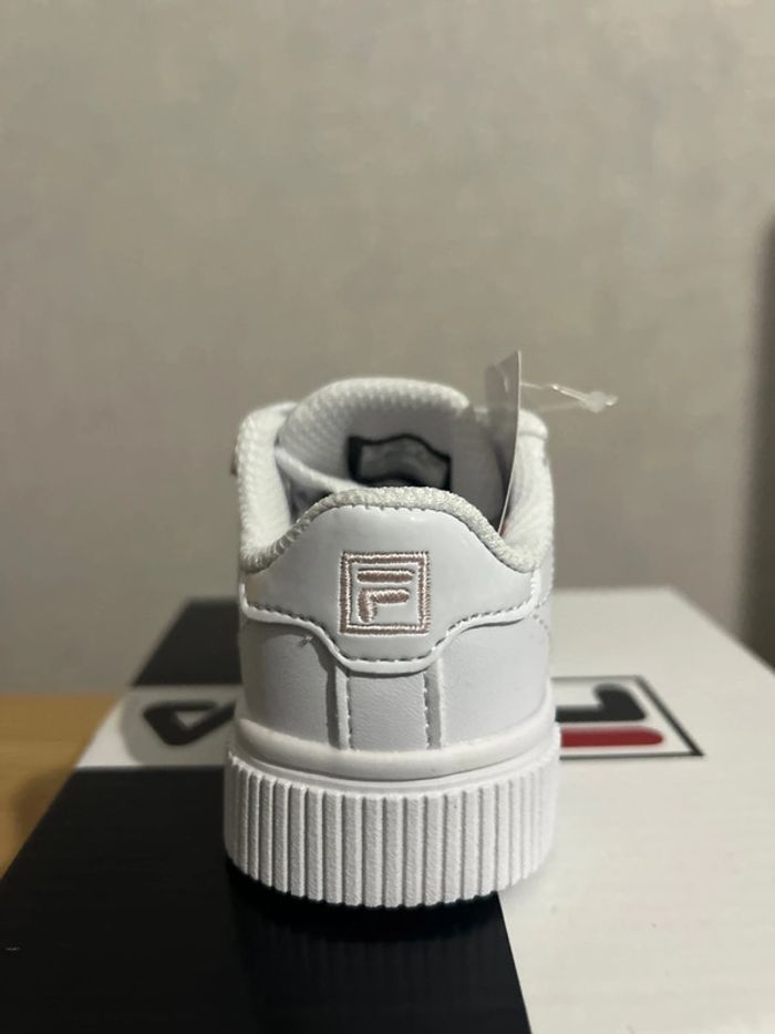 Baskets blanche bébé vernies Fila Panache semelles dure 19 - photo numéro 4