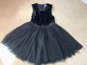 Jolie robe noir en velours taille 5 ans orchestra