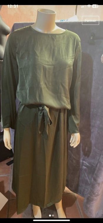 Robe  manche longue kaki satinée avec poche taille S