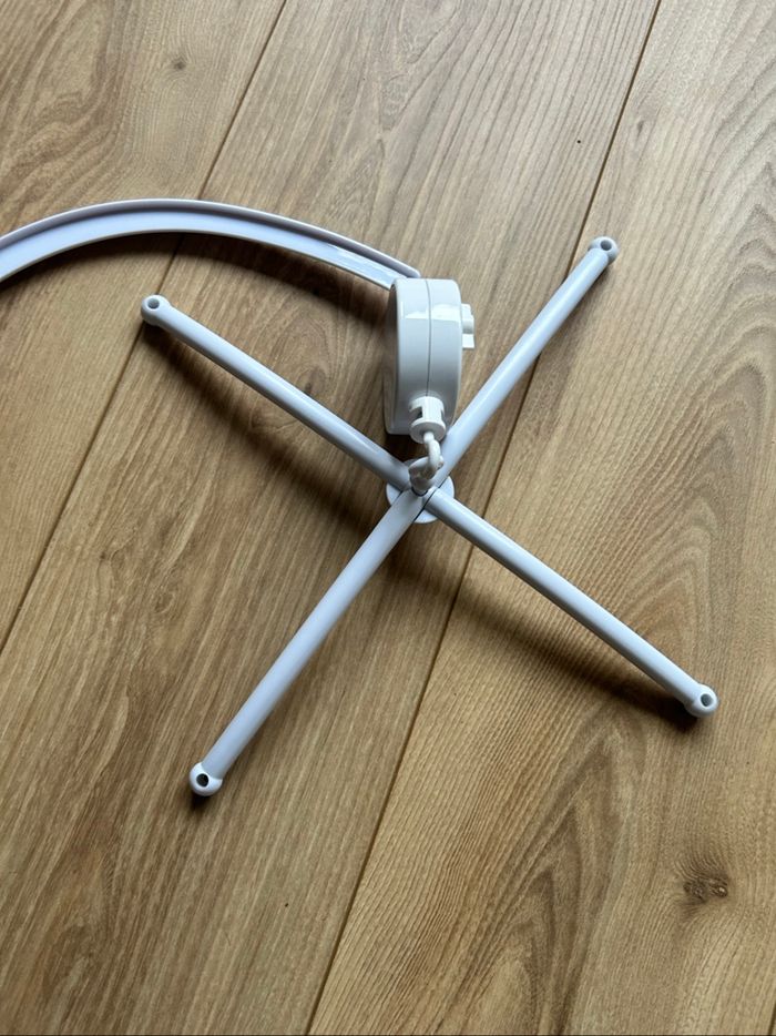 Support mobile avec boîte musicale - photo numéro 3