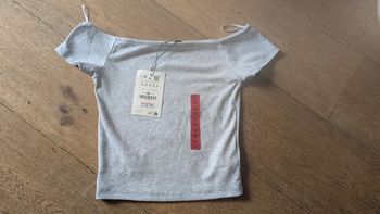 Top épaule dénudées gris pull and bear 38