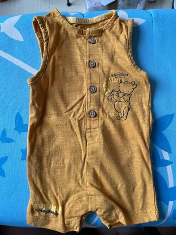Combinaison Winnie L’Ourson by Kiabi moutarde - 1 mois
