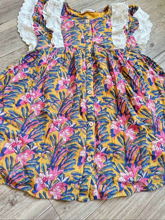 Robe à volants et à fleurs Louise Misha 4 ans - photo numéro 3