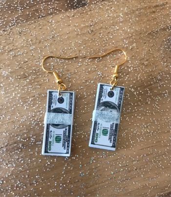 Boucles d’oreilles billets de banque
