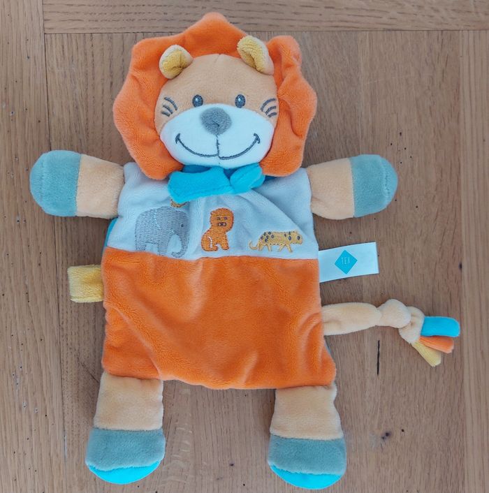 Doudou plat lion - Tex Carrefour