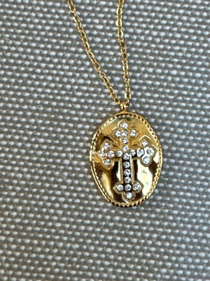 Collier sautoir acier inoxydable or réglable médaille xl croix cristaux - photo numéro 4