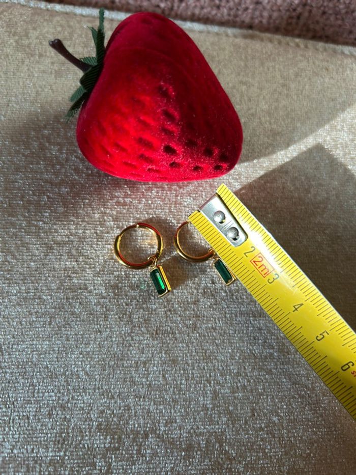 Boucles d’oreilles détails émeraude - photo numéro 3