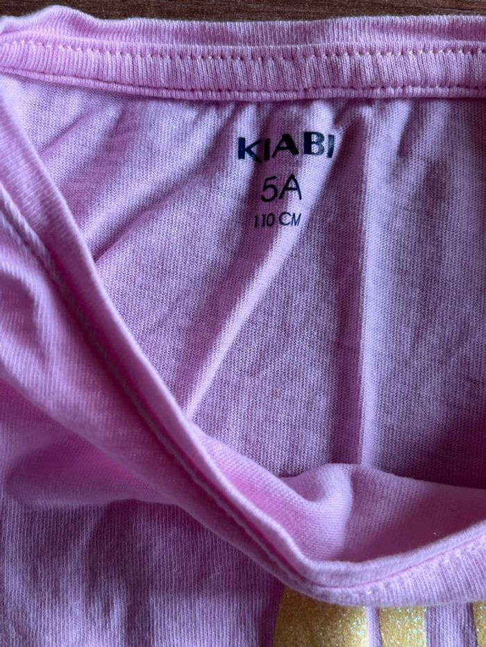 Je vend un lot de 5 tee shirt fille taille5 ans très bon état - photo numéro 6