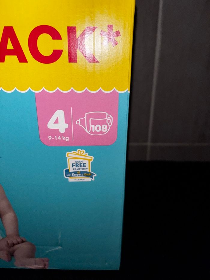 Maxi Pack de 108 Couches Pampers  Baby-Dry Neuf Dans L’emballage.  Taille: 4 - photo numéro 2