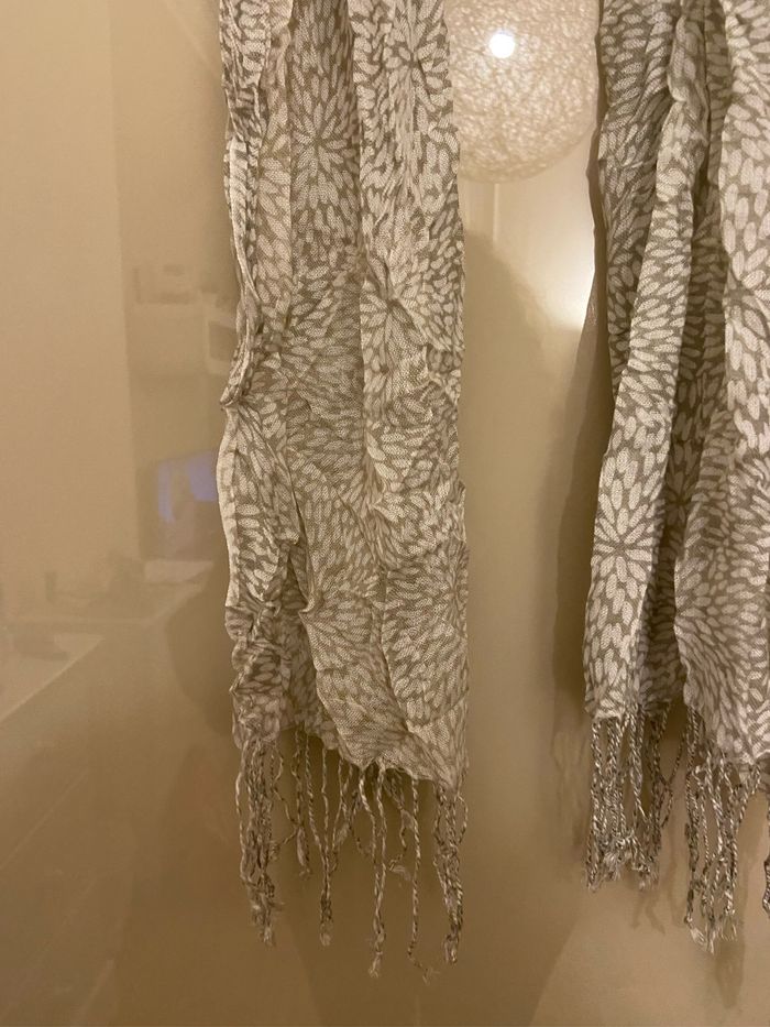 Foulard beige - photo numéro 3