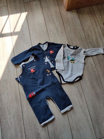 Ensemble 6 mois body+salopette+gilet