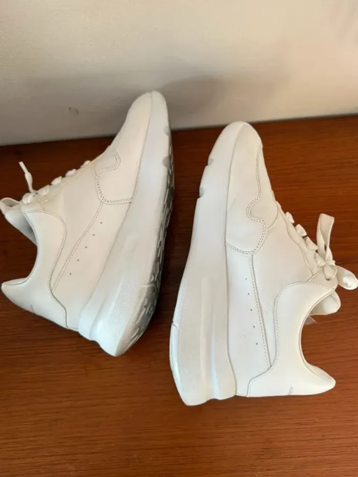 Baskets blanches Alexander McQueen - photo numéro 11