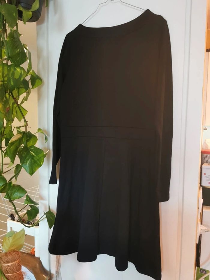 Robe noire - photo numéro 2