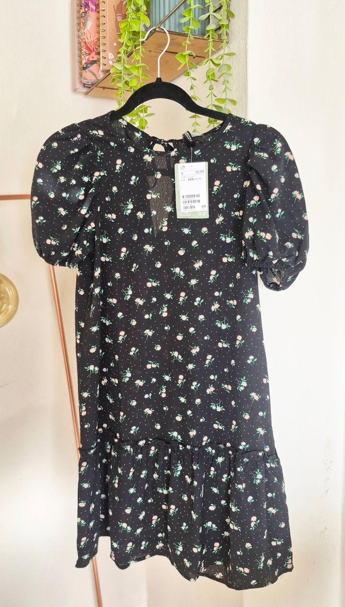 Robe t.xxs 32 neuve