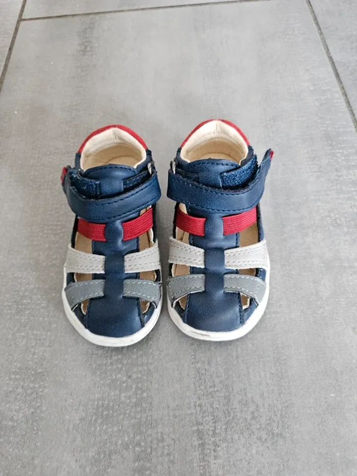chaussures ouvertes bebe