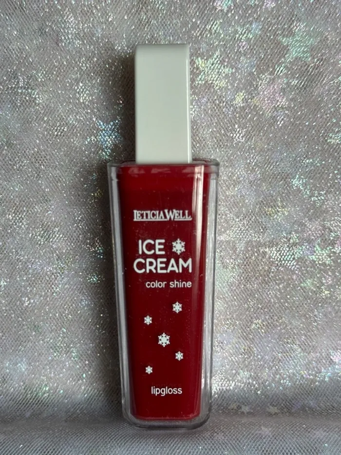 Gloss rouge foncé