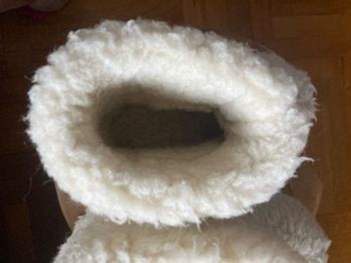 Empereur chaussons pantoufles « pieds de mouton » pointure 25/26 très bon état - photo numéro 4