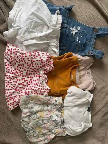 Lot de vêtements bébé fille 18 m