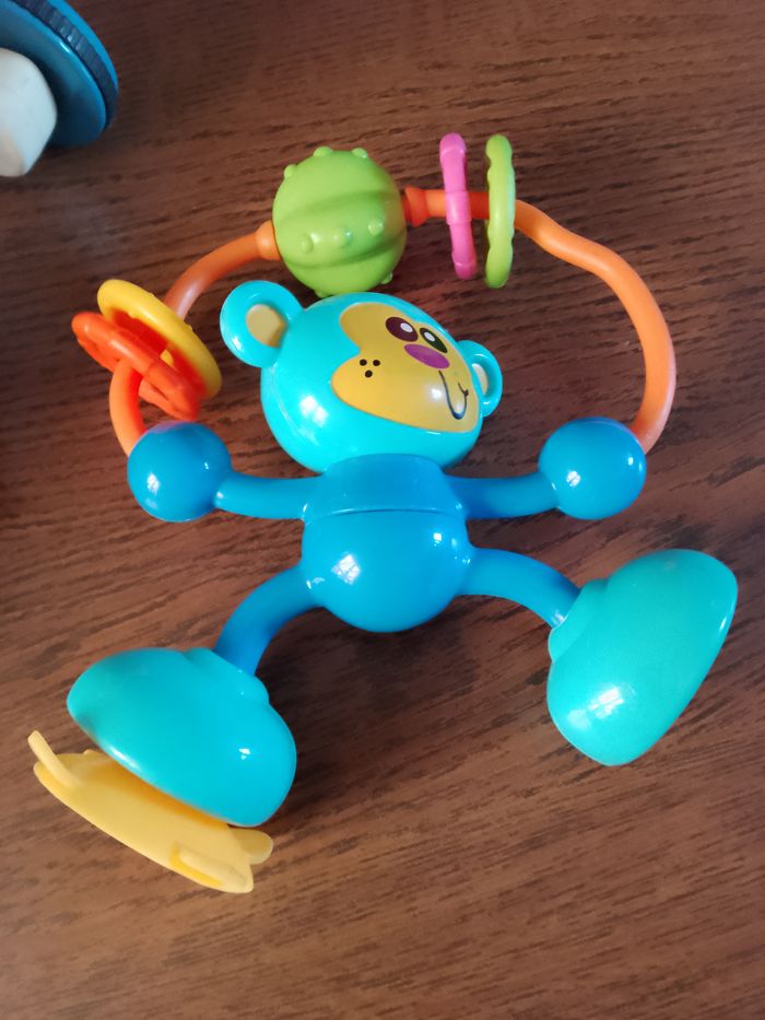 lot jouets d'éveil cubes chien à tirer hochets ect - photo numéro 10