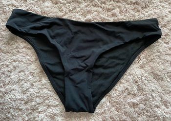 Bas de maillot de bain noir taille 40