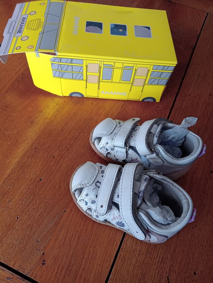 Sandales cuir blanche