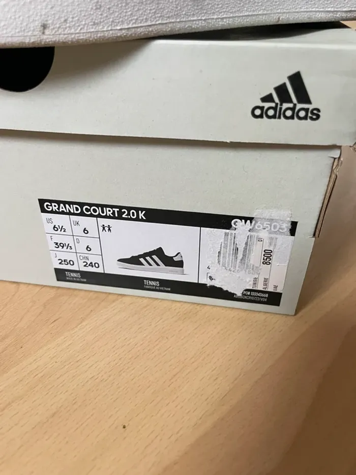Baskets Adidas garçon 39 - photo numéro 2