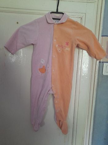 Pyjama Rose Et Abricot Toucher Velours, Marque Absorba, taille 18 mois