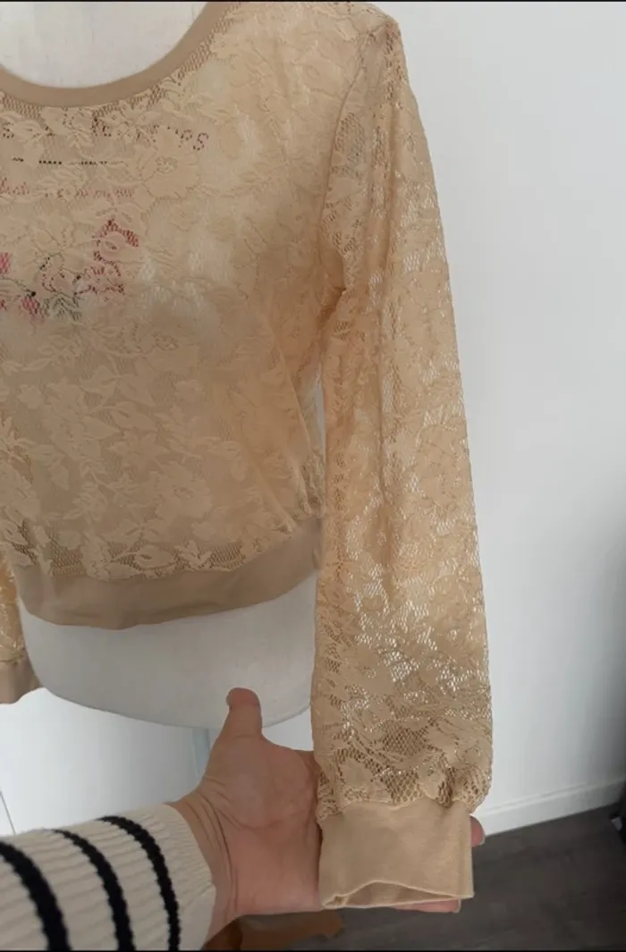 Blouse en dentelle beige S ou 36 - photo numéro 3