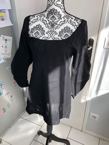 Blouse noire à dentelles VILA taille M