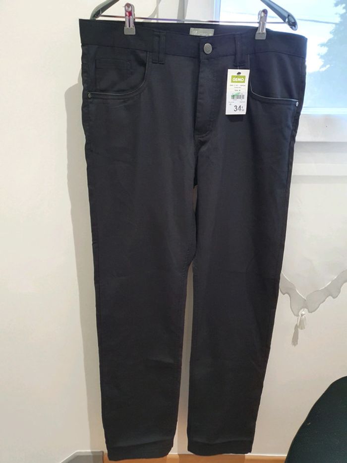 Pantalon noir taille 48 gemo