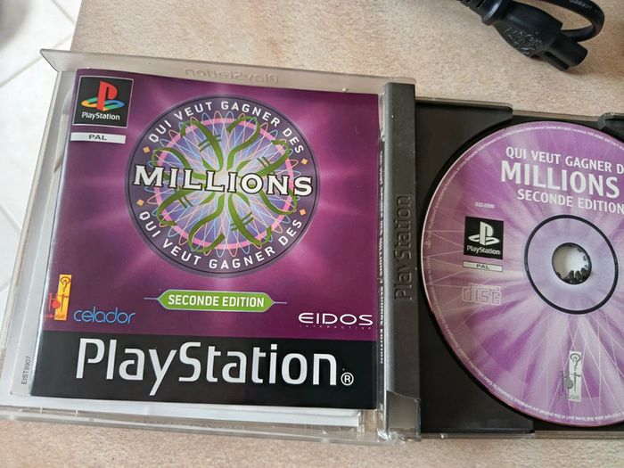 Console Playstation 1 avec jeux manettes câbles - photo numéro 8