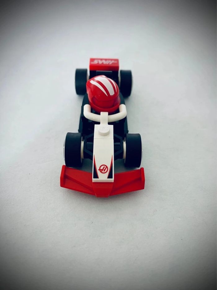 Minifigurine LEGO Série Formule 1 (71049) - N 10 Haas - Très bon état - photo numéro 2