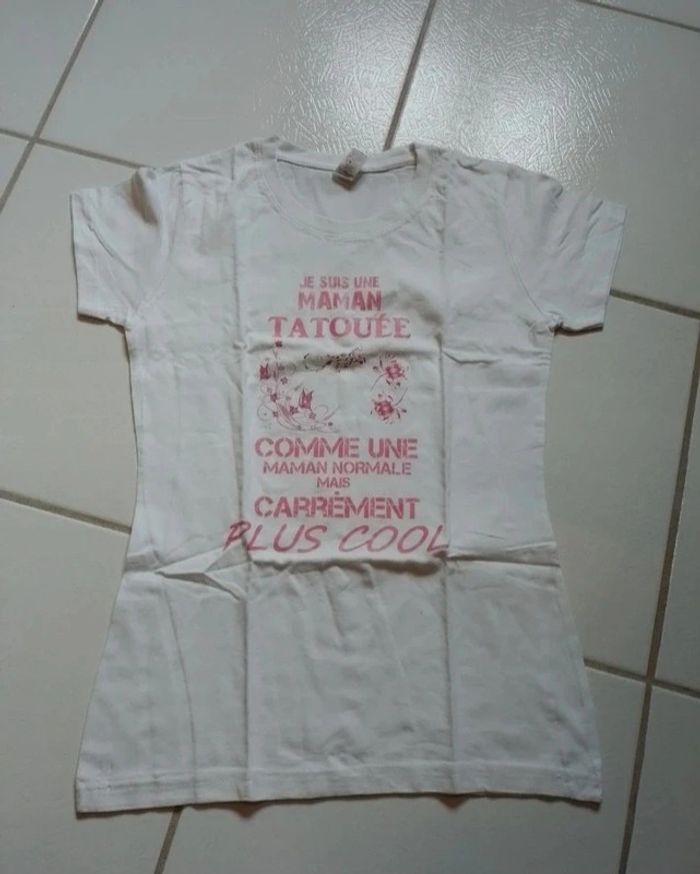 T-shirt femme blanc "je suis une maman tatouée" - photo numéro 7