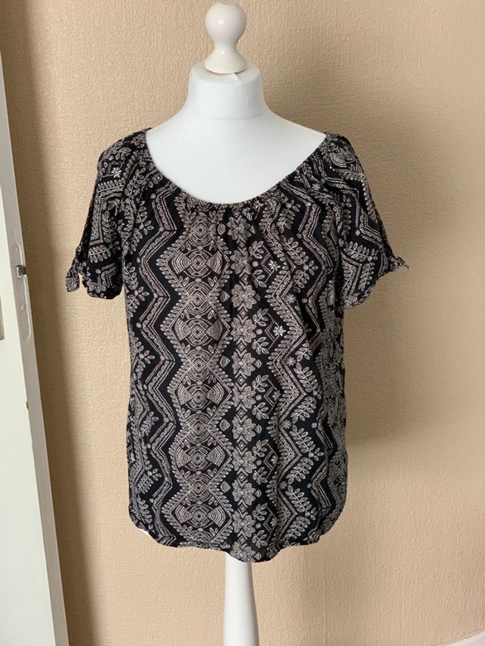 Haut noir motif original C&a t42😺 - photo numéro 3