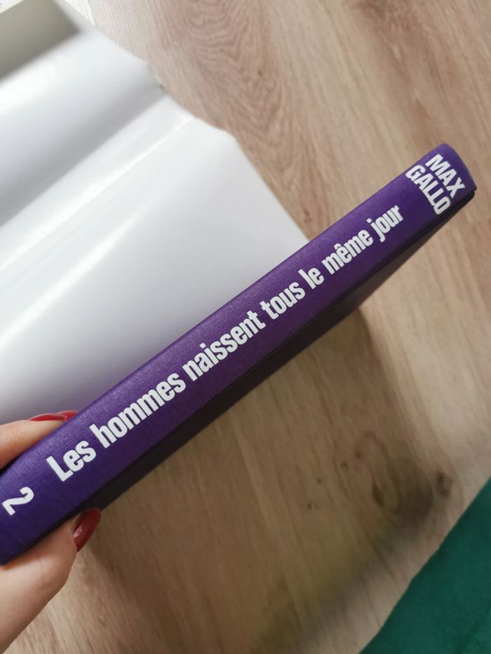 Les hommes naissent tous le même jour, Tome 2 Crépuscule, livre de Max Gallo - photo numéro 5