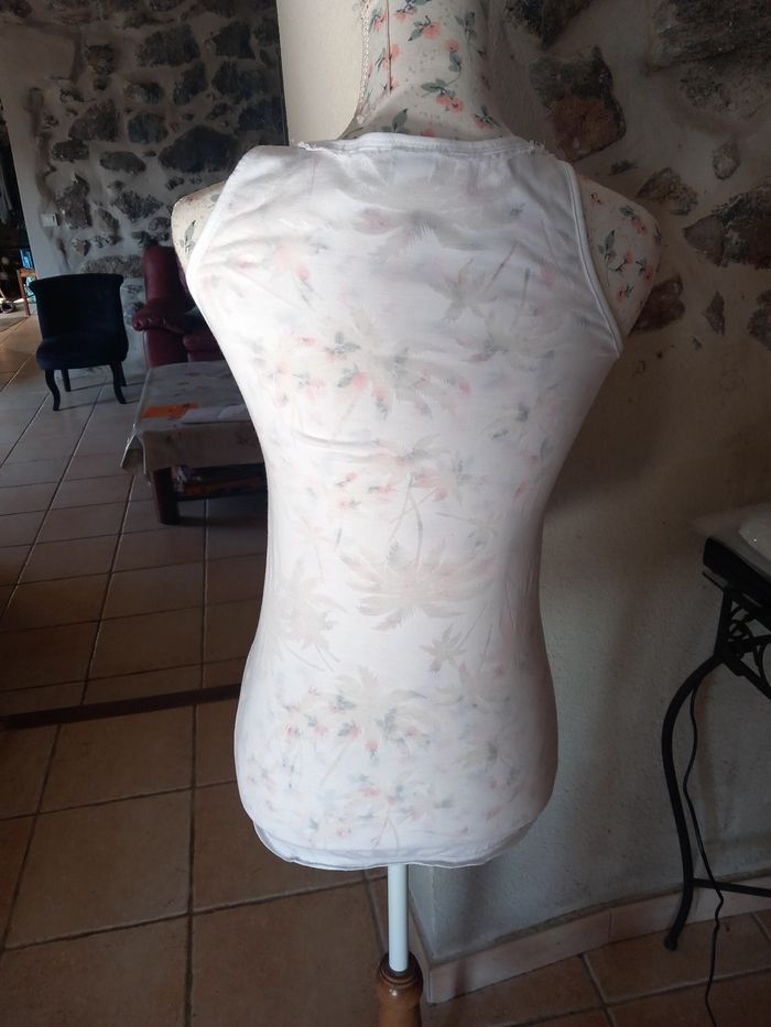 Débardeur taille 2 - photo numéro 3