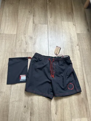 Short de bain Teddy Smith magique effet mouillé 16ans