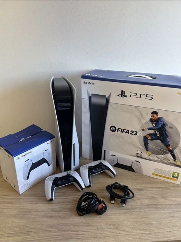 Console Sony PS5 Disk Edition, 825 Go, 2 manettes