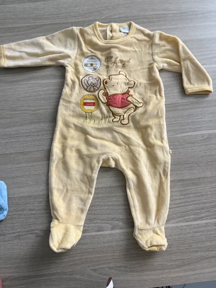 Lot 3 pyjamas velours 6 mois - photo numéro 6