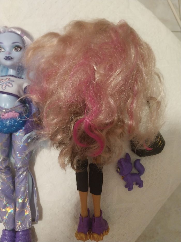 3 Poupées Monster High G3 Abbey Clawdeen Draculaura Basic Mattel 2022 - photo numéro 6
