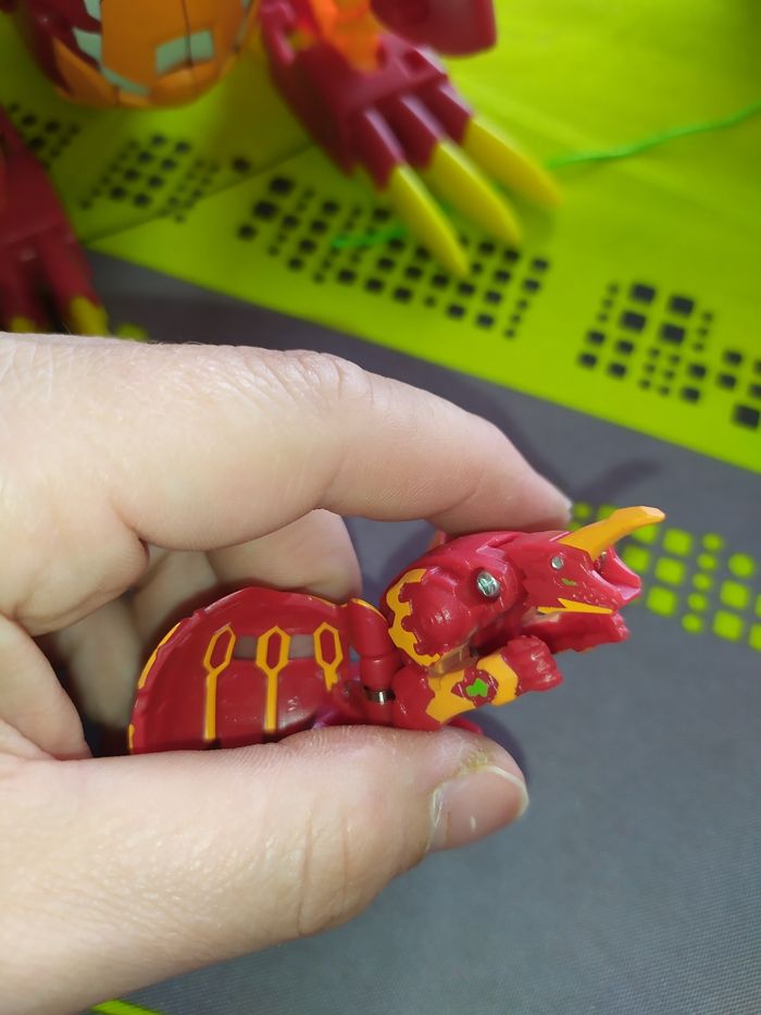 Énorme robot Bakugan son et lumière comme neuf - photo numéro 4