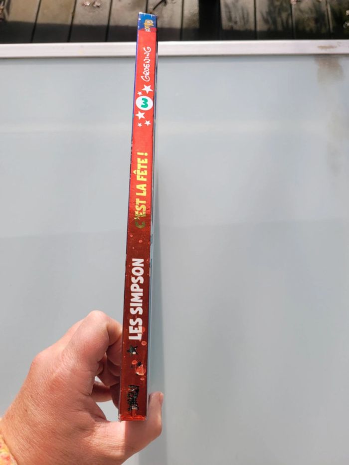 3 BD Les Simpson : Sable chaud à gogo, totalement déjantés, c'est la fête - photo numéro 3