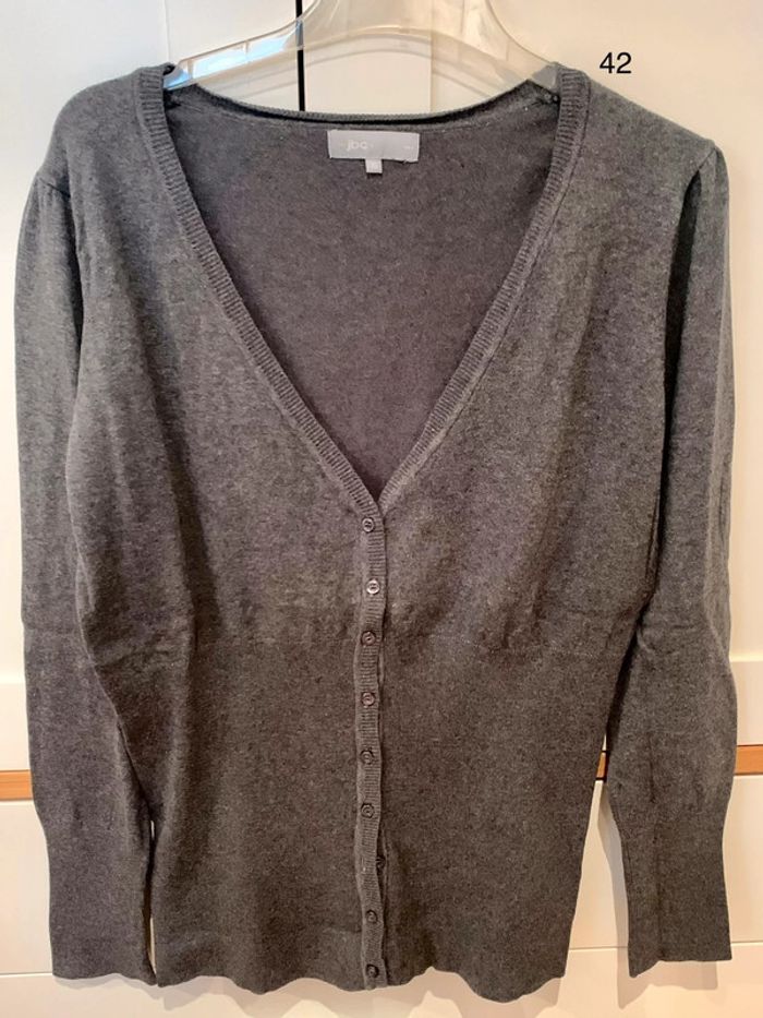 Gilet cintré sur le bas gris taille XL de la marque JBC en très bon état