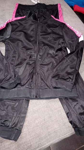 Ensemble survêtement airness 10ans