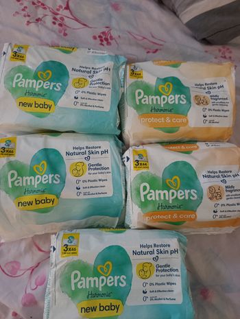 Lingettes Pampers neuf 