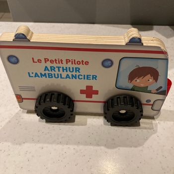 Livre dure Arthur l ambulancier
