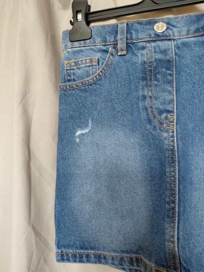 Très jolie jupe jeans fille T 9 ans - photo numéro 2