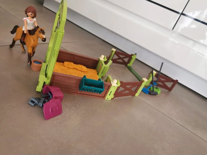 Lucky et Spirit avec box Playmobil 9478 - photo numéro 2