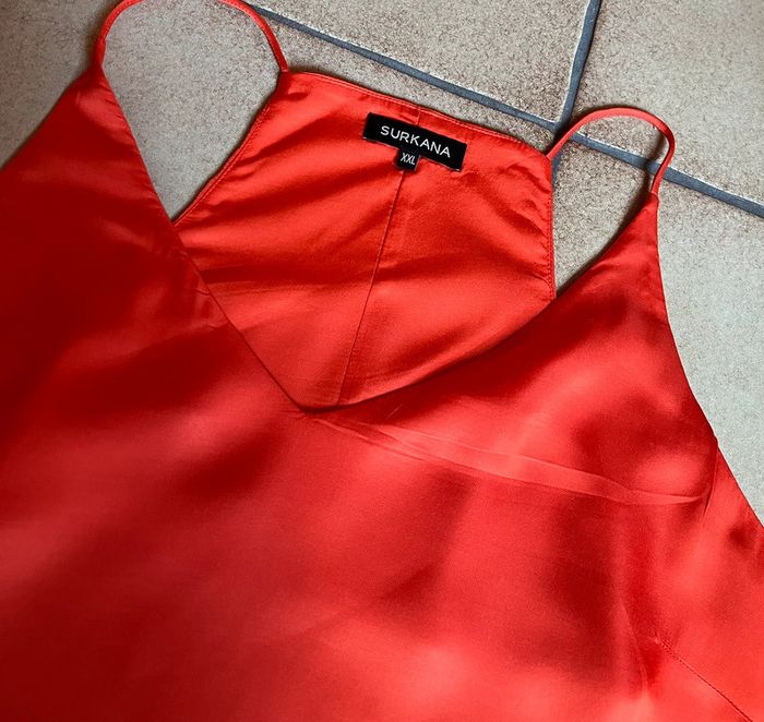 Très joli haut satiné Surkana XXL 42 - photo numéro 2